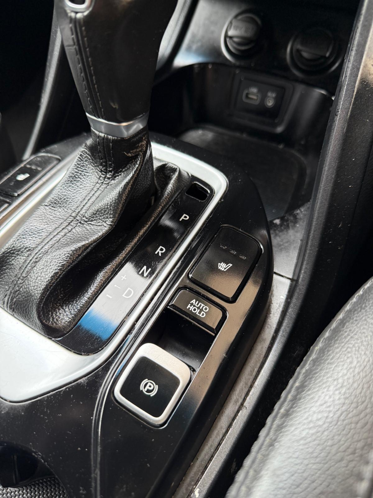 Used Hyundai Santa Fe 2016 for sale - 76824023: Photo 32