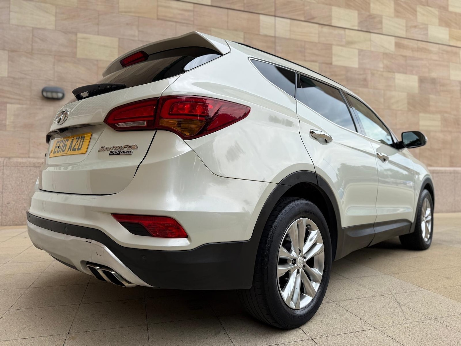 Used Hyundai Santa Fe 2016 for sale - 76824023: Photo 8