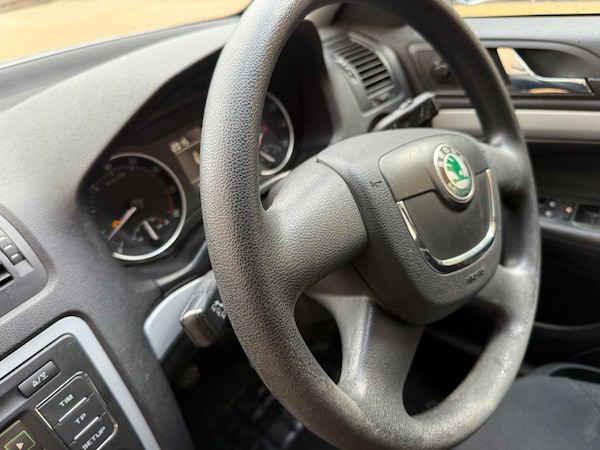 Used Skoda Octavia 2009 for sale - 76175300: Photo 14