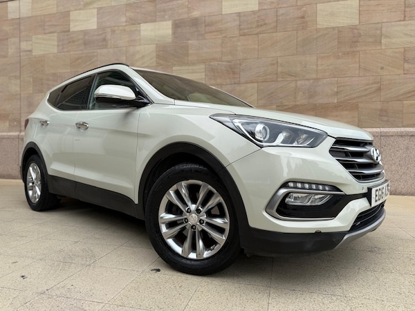 Used Hyundai Santa Fe 2016 for sale - 74945214: Photo 1