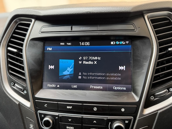 Used Hyundai Santa Fe 2016 for sale - 74945214: Photo 29