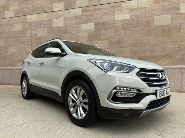 Used Hyundai Santa Fe 2016 for sale - 74945214: Photo 4