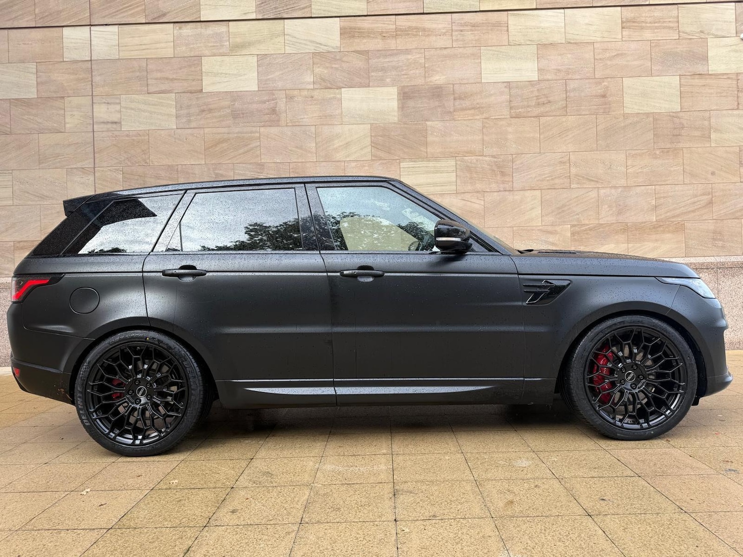Used Land Rover Range Rover Sport 2020 for sale - 76336579: Photo 2