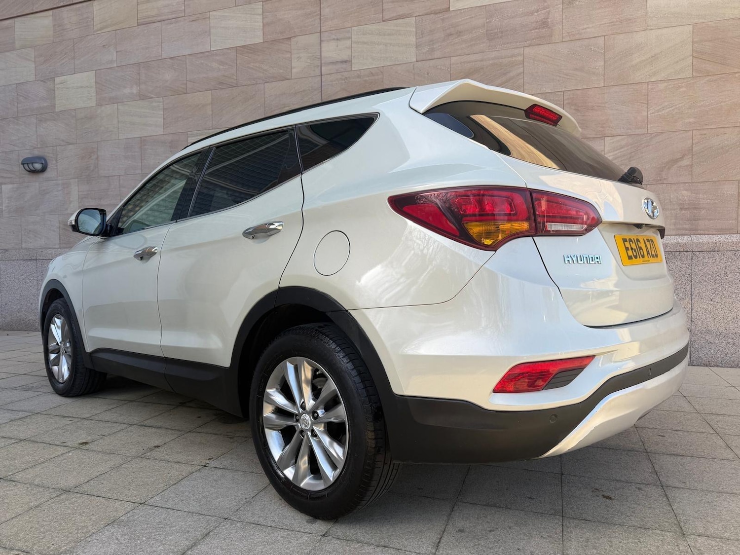 Used Hyundai Santa Fe 2016 for sale - 77939750: Photo 10