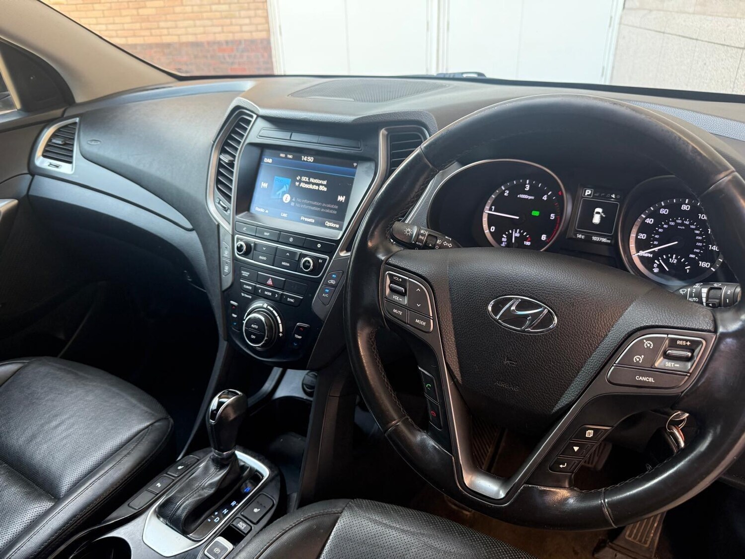 Used Hyundai Santa Fe 2016 for sale - 77939750: Photo 15