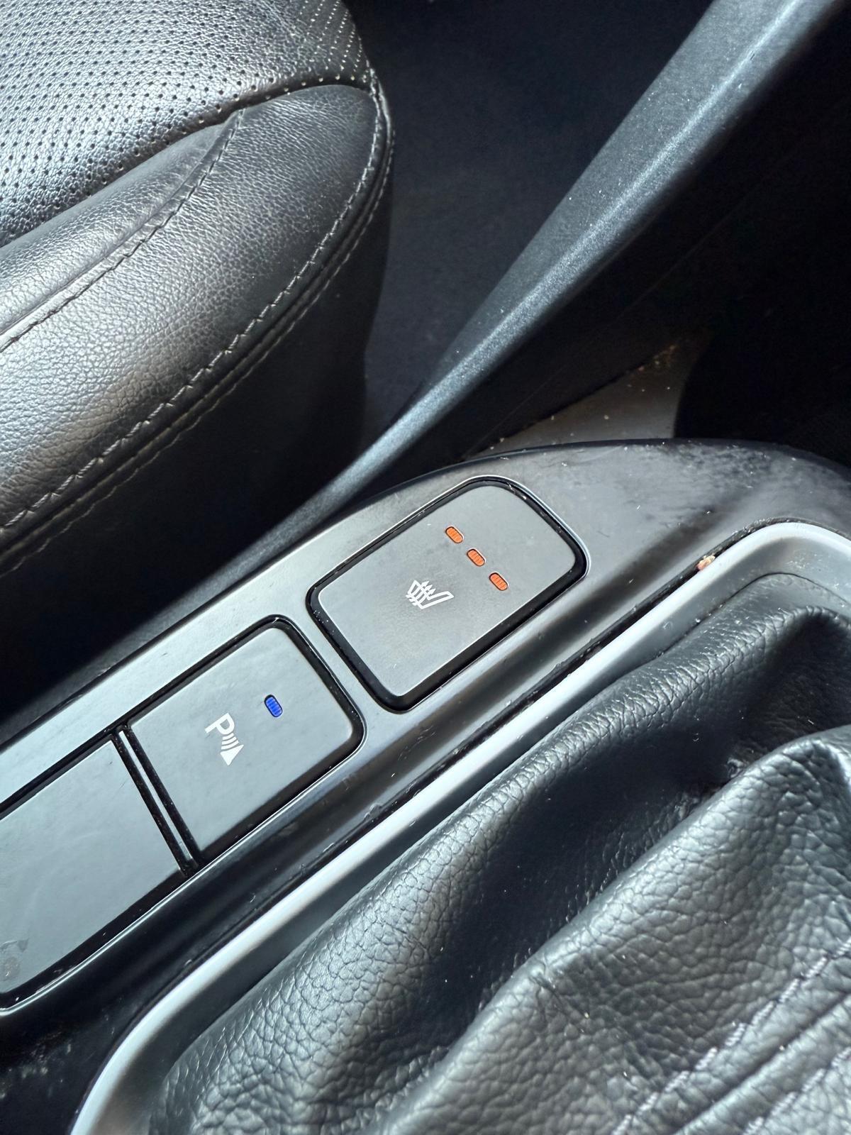 Used Hyundai Santa Fe 2016 for sale - 77939750: Photo 22