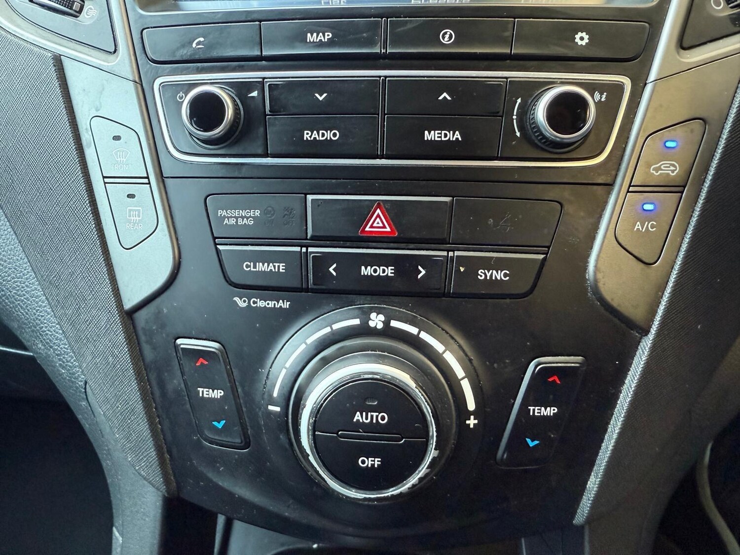 Used Hyundai Santa Fe 2016 for sale - 77939750: Photo 23