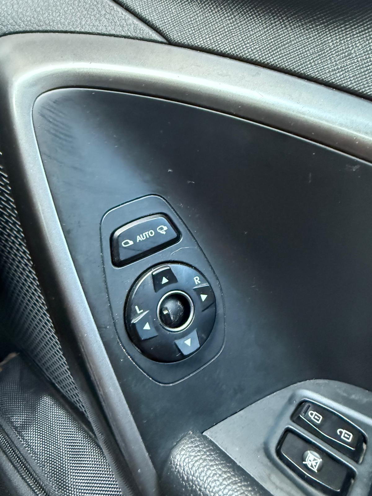 Used Hyundai Santa Fe 2016 for sale - 77939750: Photo 25