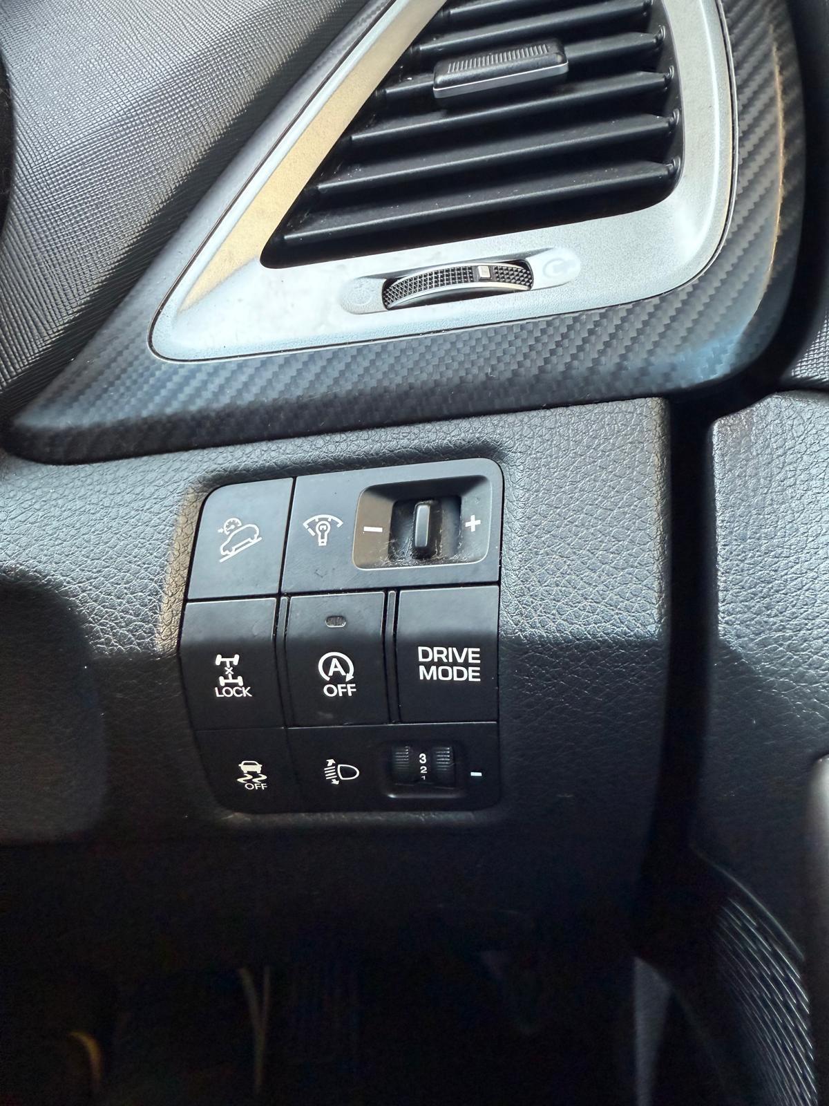 Used Hyundai Santa Fe 2016 for sale - 77939750: Photo 26