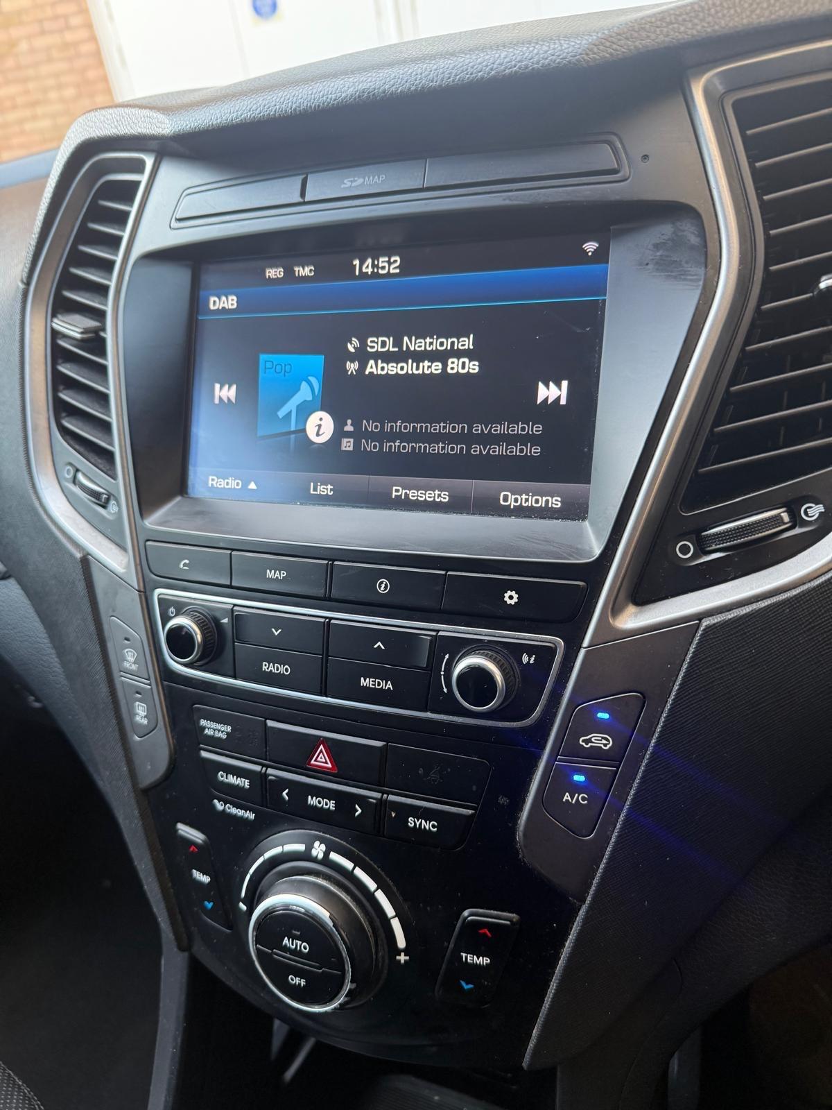 Used Hyundai Santa Fe 2016 for sale - 77939750: Photo 29