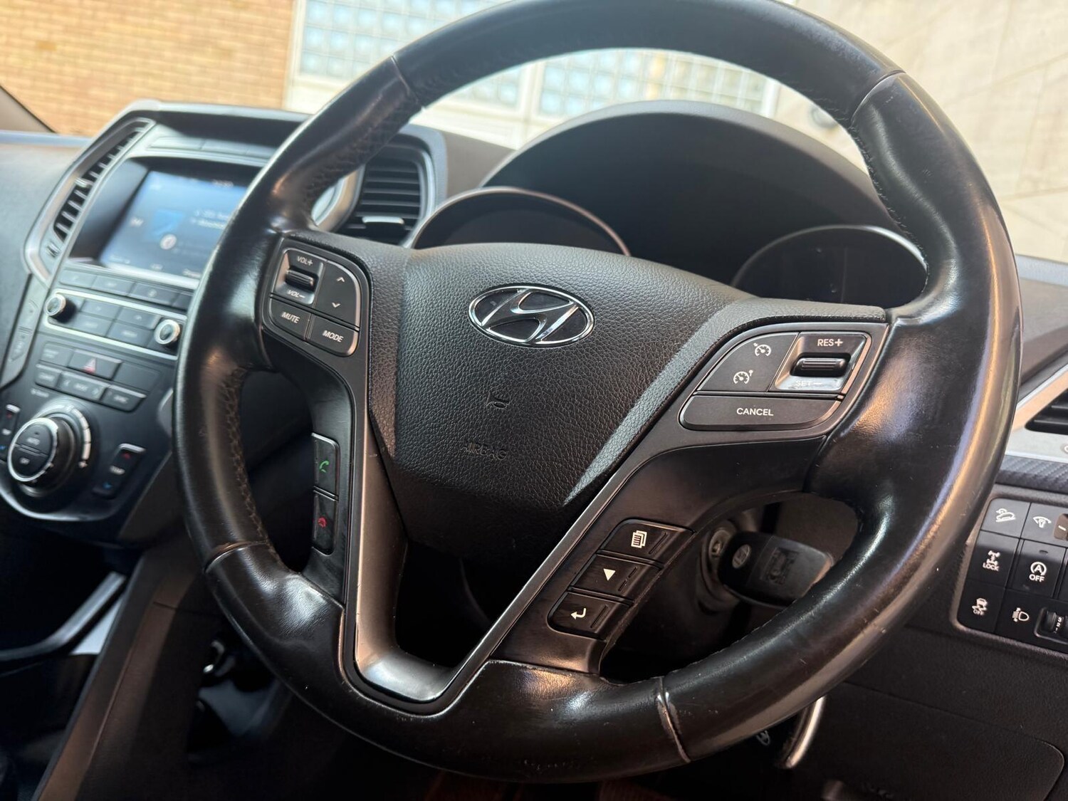 Used Hyundai Santa Fe 2016 for sale - 77939750: Photo 32