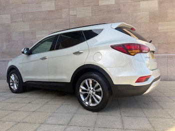 Used Hyundai Santa Fe 2016 for sale - 77939750: Photo