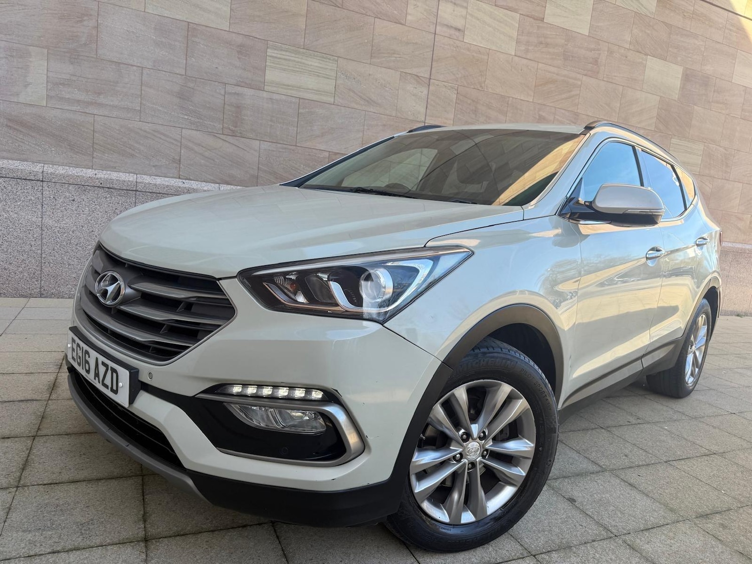 Used Hyundai Santa Fe 2016 for sale - 77939750: Photo 7