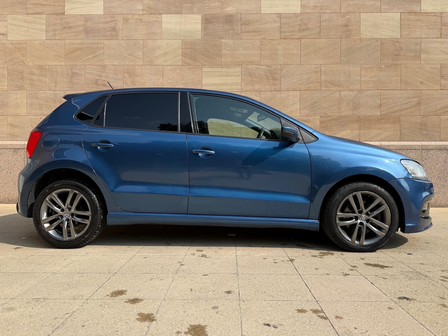 Used Volkswagen Polo 2016 for sale - 77769789: Photo 2