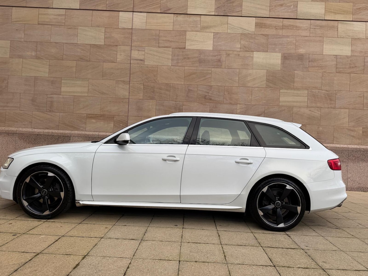 Used Audi A4 2015 for sale - 77440405: Photo 3