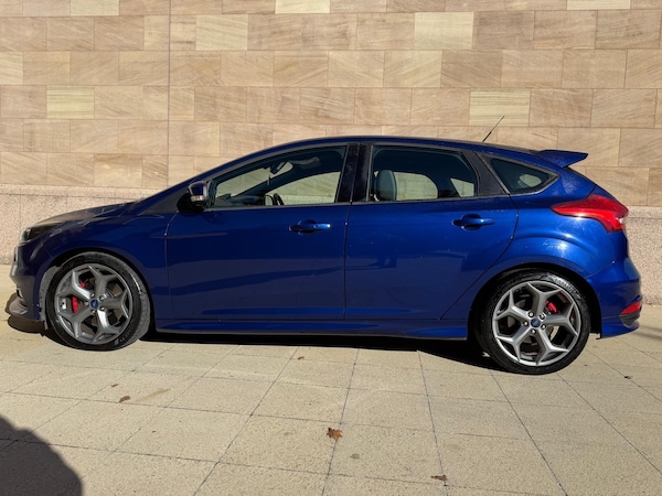 Used Ford Focus 2015 for sale - 76060940: Photo 10