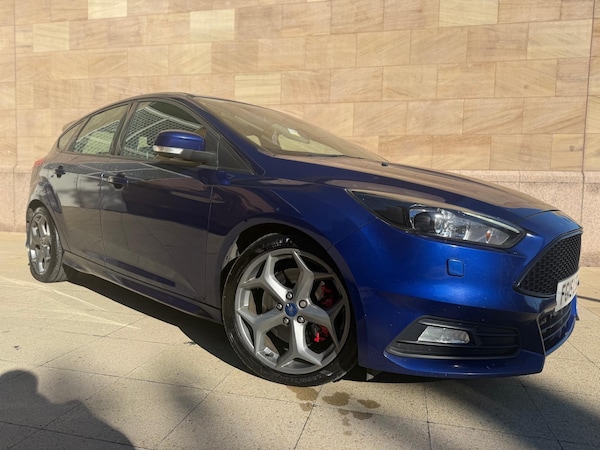 Used Ford Focus 2015 for sale - 76060940: Photo 1