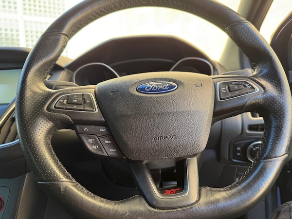 Used Ford Focus 2015 for sale - 76060940: Photo 26