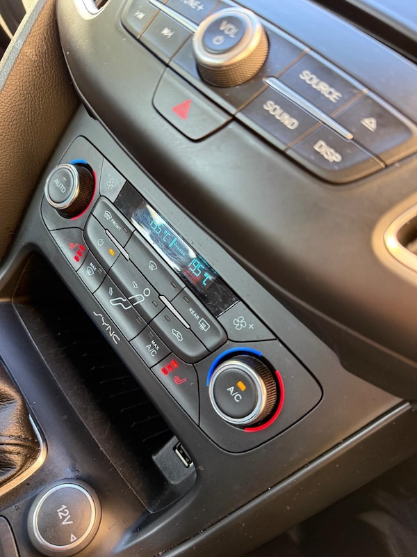 Used Ford Focus 2015 for sale - 76060940: Photo 29