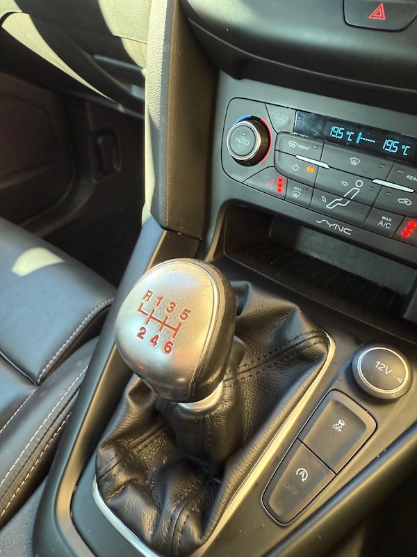 Used Ford Focus 2015 for sale - 76060940: Photo 30