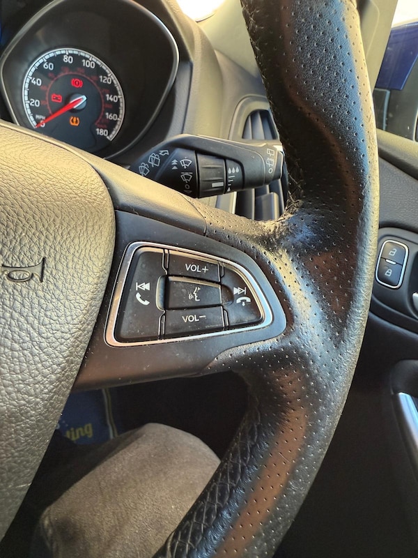 Used Ford Focus 2015 for sale - 76060940: Photo 33