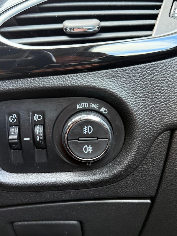 Used Vauxhall Astra 2018 for sale - 76251201: Photo 30