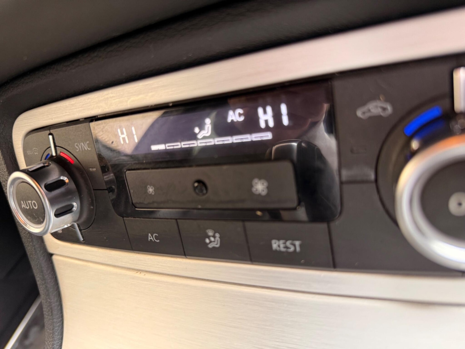 Used Volkswagen Touareg 2013 for sale - 76188844: Photo 28