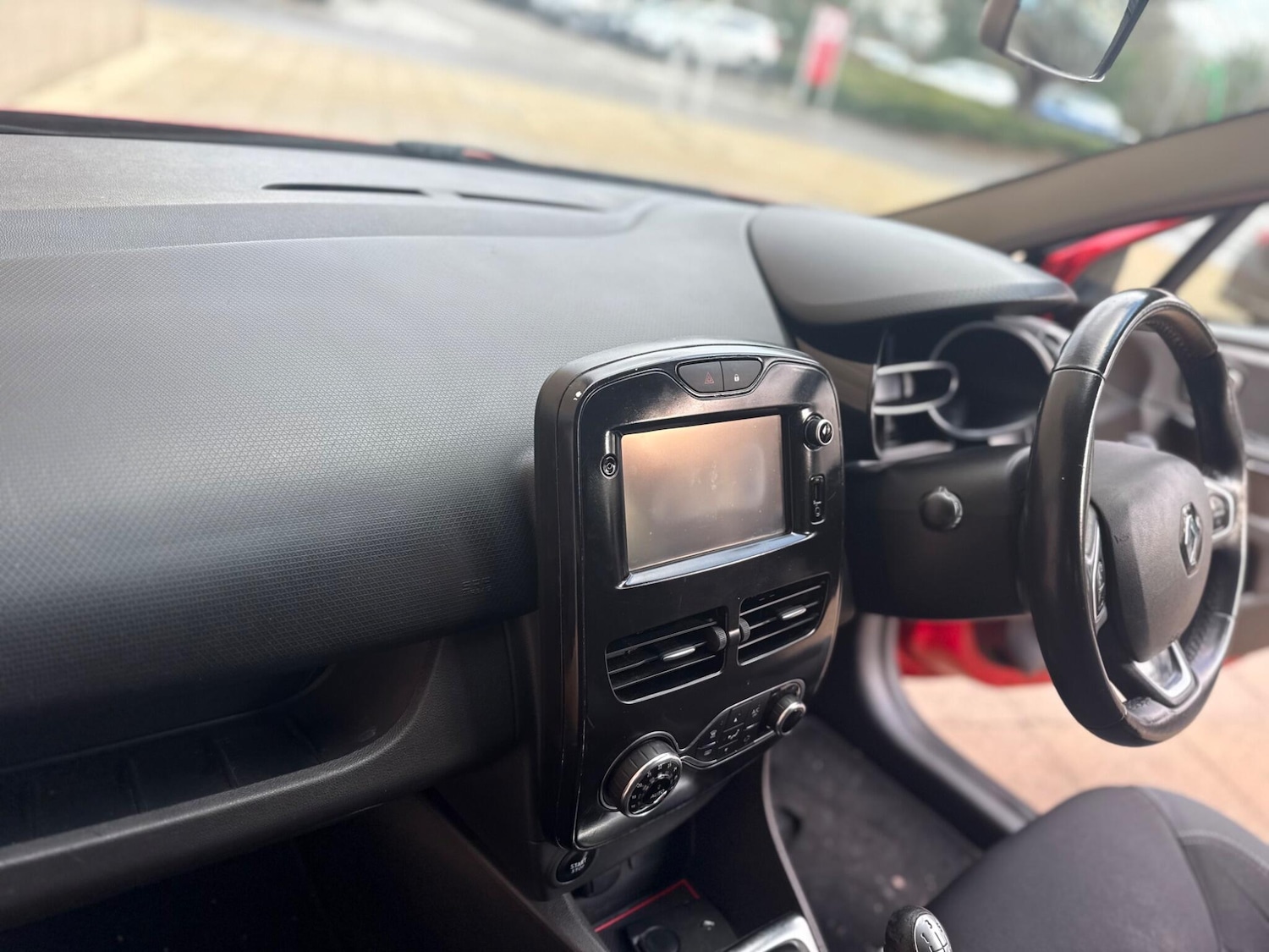 Used Renault Clio 2016 for sale - 76953207: Photo 17