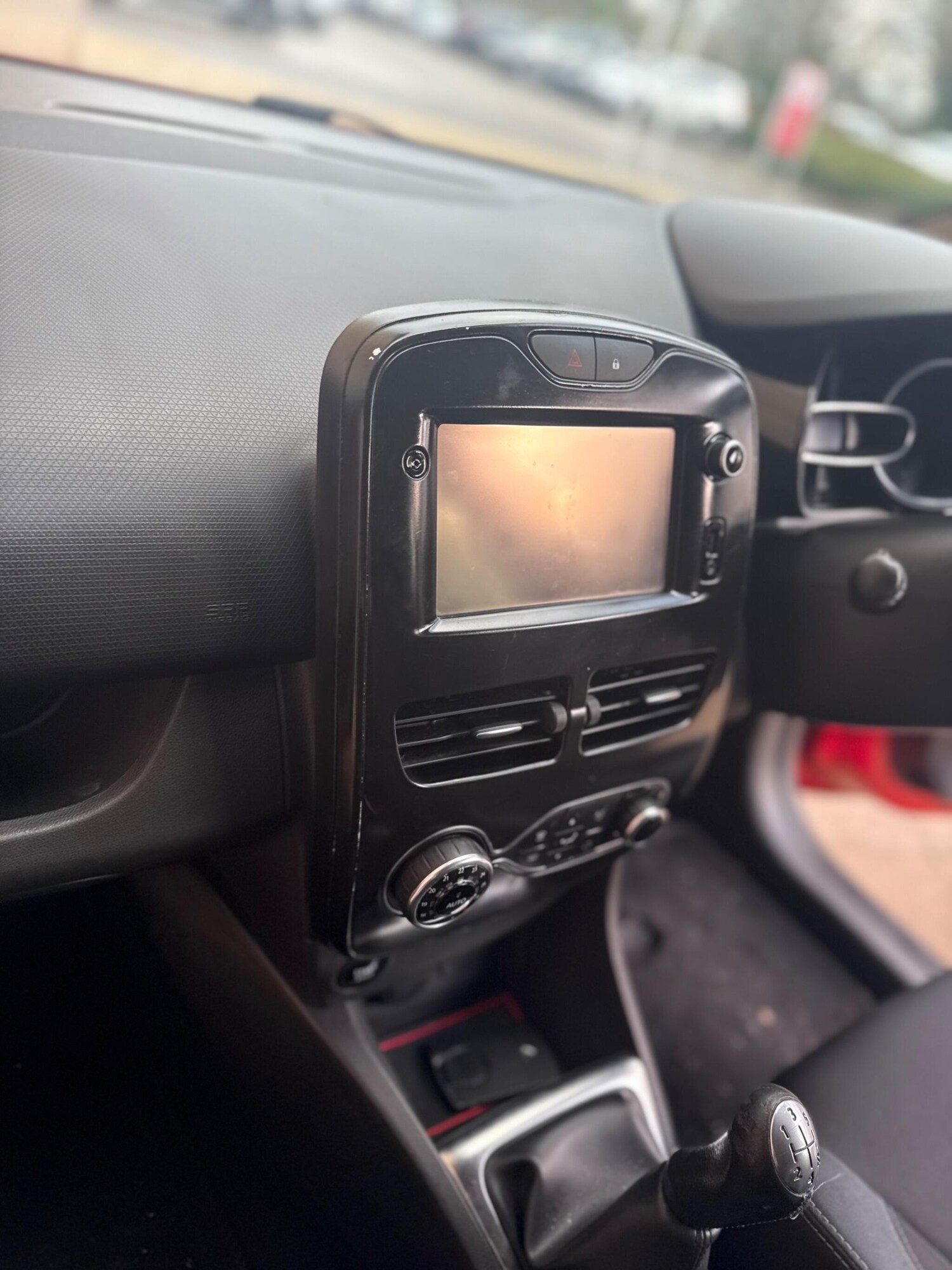 Used Renault Clio 2016 for sale - 76953207: Photo 18