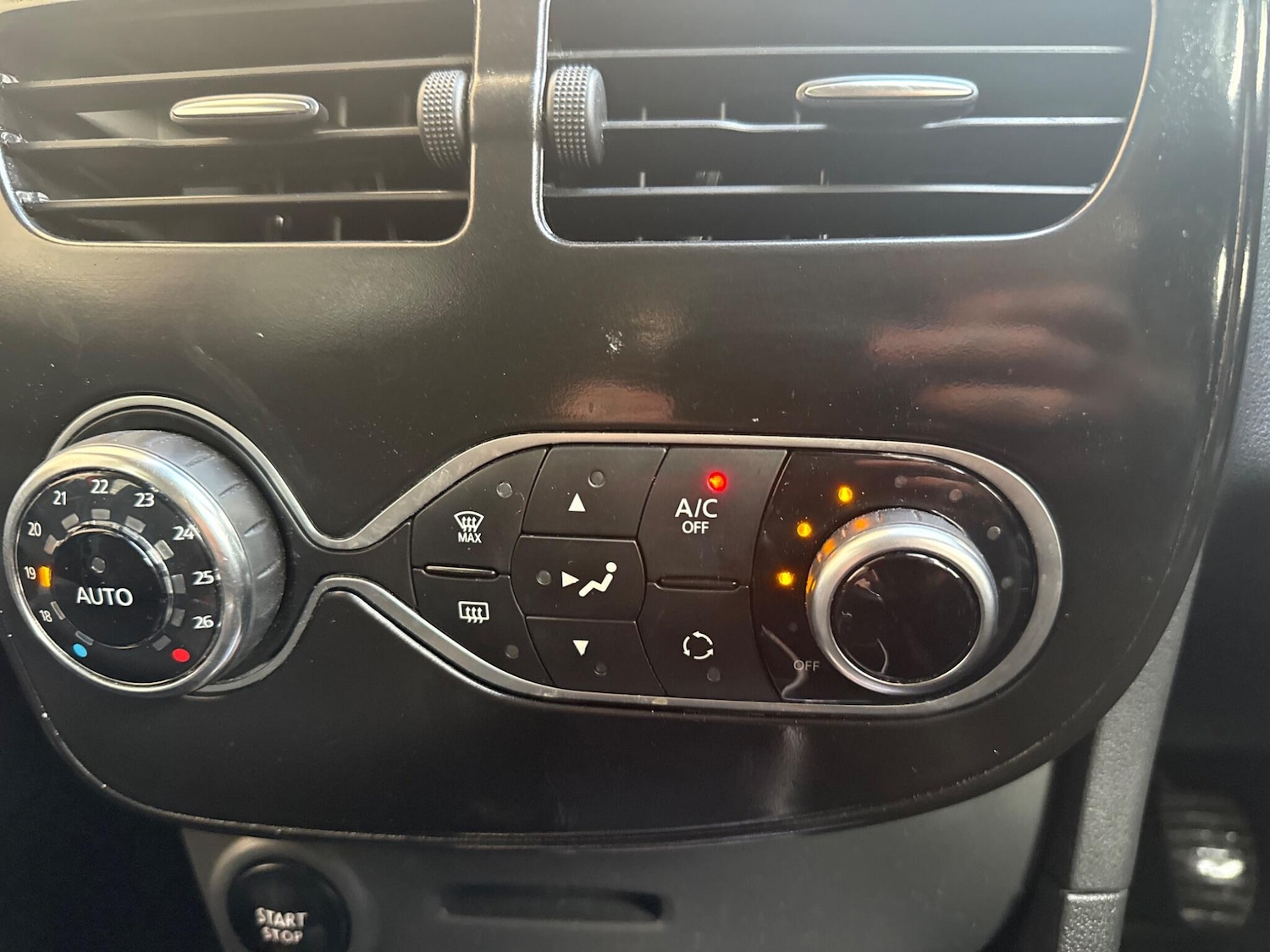 Used Renault Clio 2016 for sale - 76953207: Photo 24