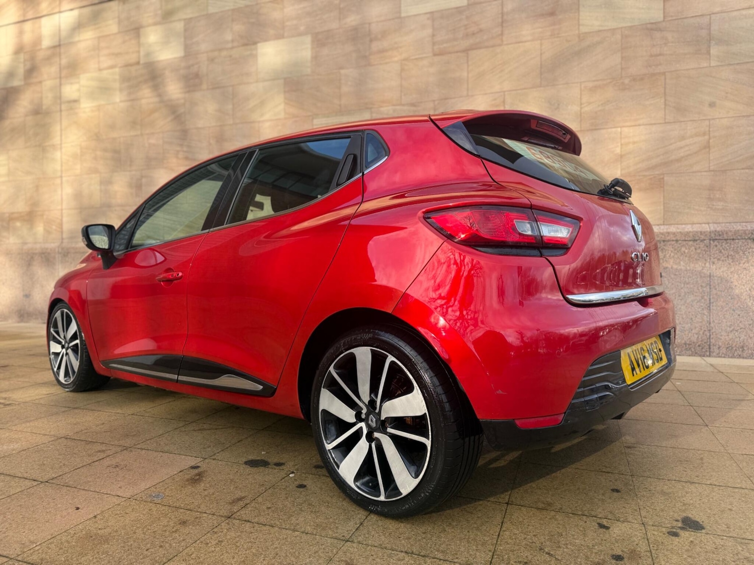 Used Renault Clio 2016 for sale - 76953207: Photo 5