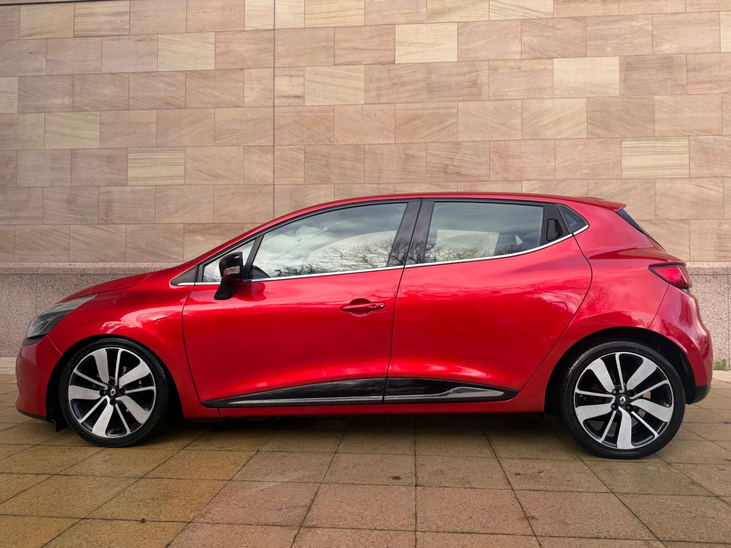 Used Renault Clio 2016 for sale - 76953207: Photo 6