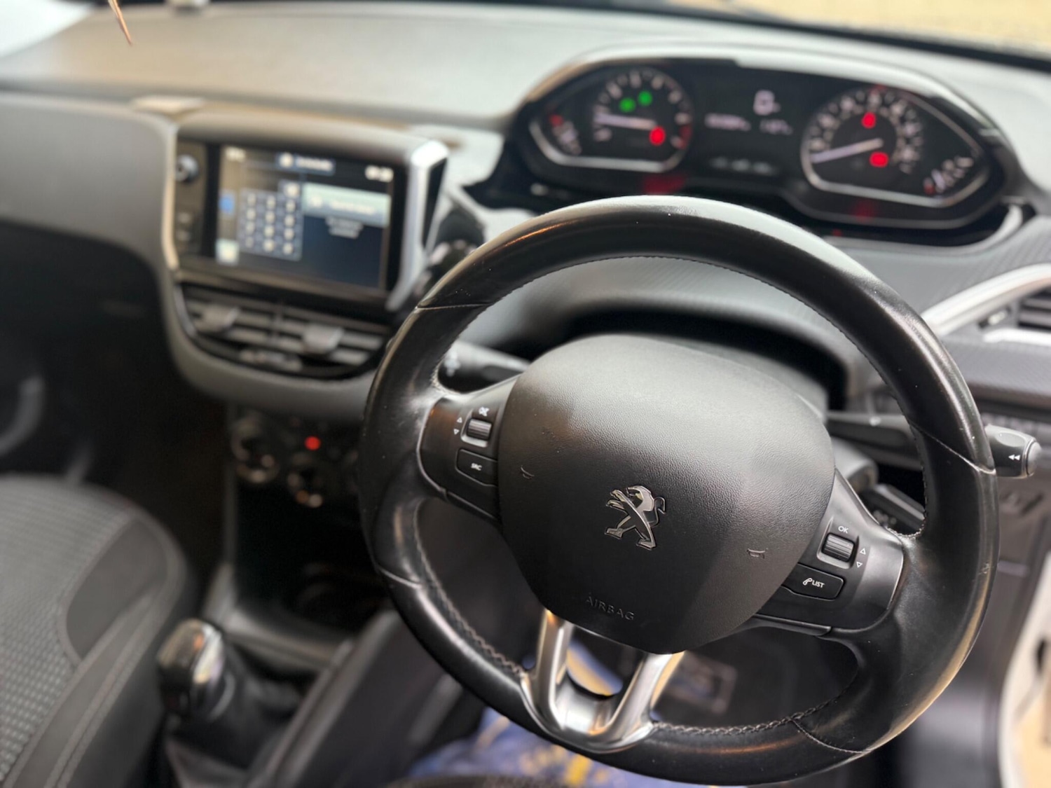 Used Peugeot 208 2015 for sale - 76123049: Photo 12