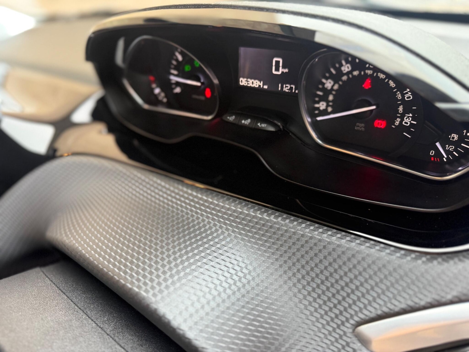 Used Peugeot 208 2015 for sale - 76123049: Photo 13