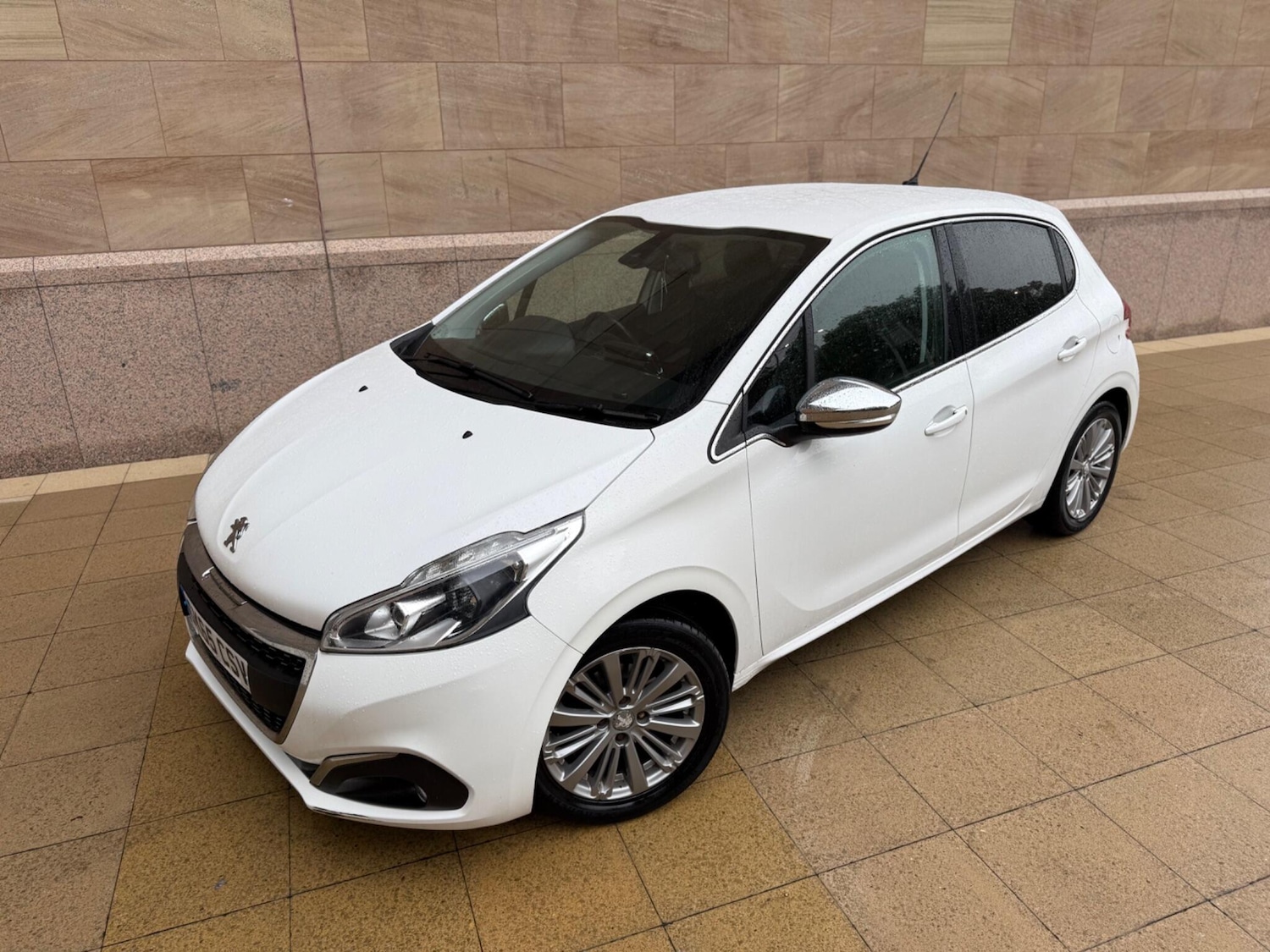 Used Peugeot 208 2015 for sale - 76123049: Photo 18