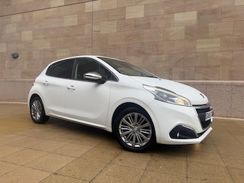 Peugeot - 208