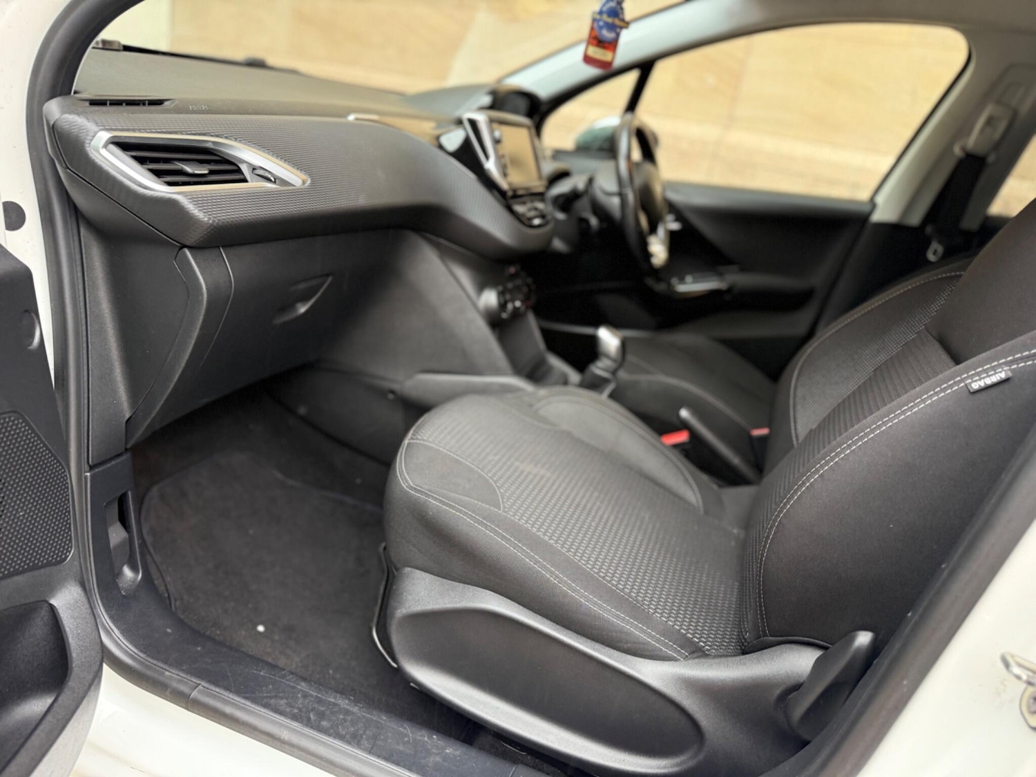 Used Peugeot 208 2015 for sale - 76123049: Photo 22