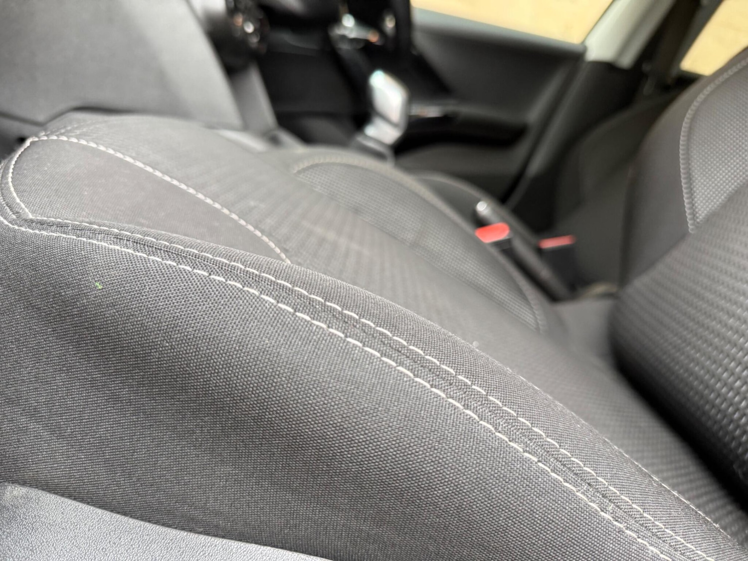 Used Peugeot 208 2015 for sale - 76123049: Photo 26