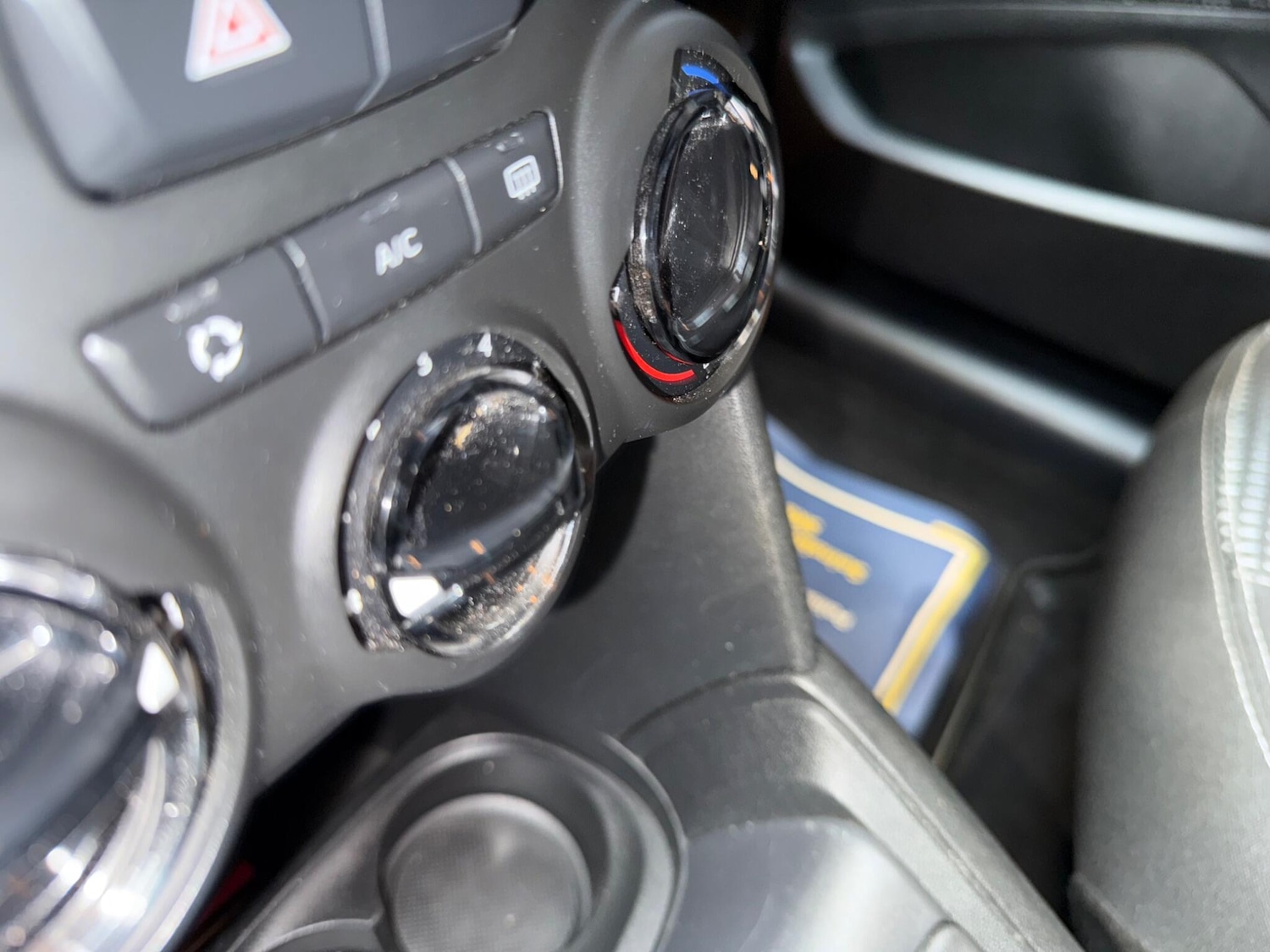 Used Peugeot 208 2015 for sale - 76123049: Photo 29