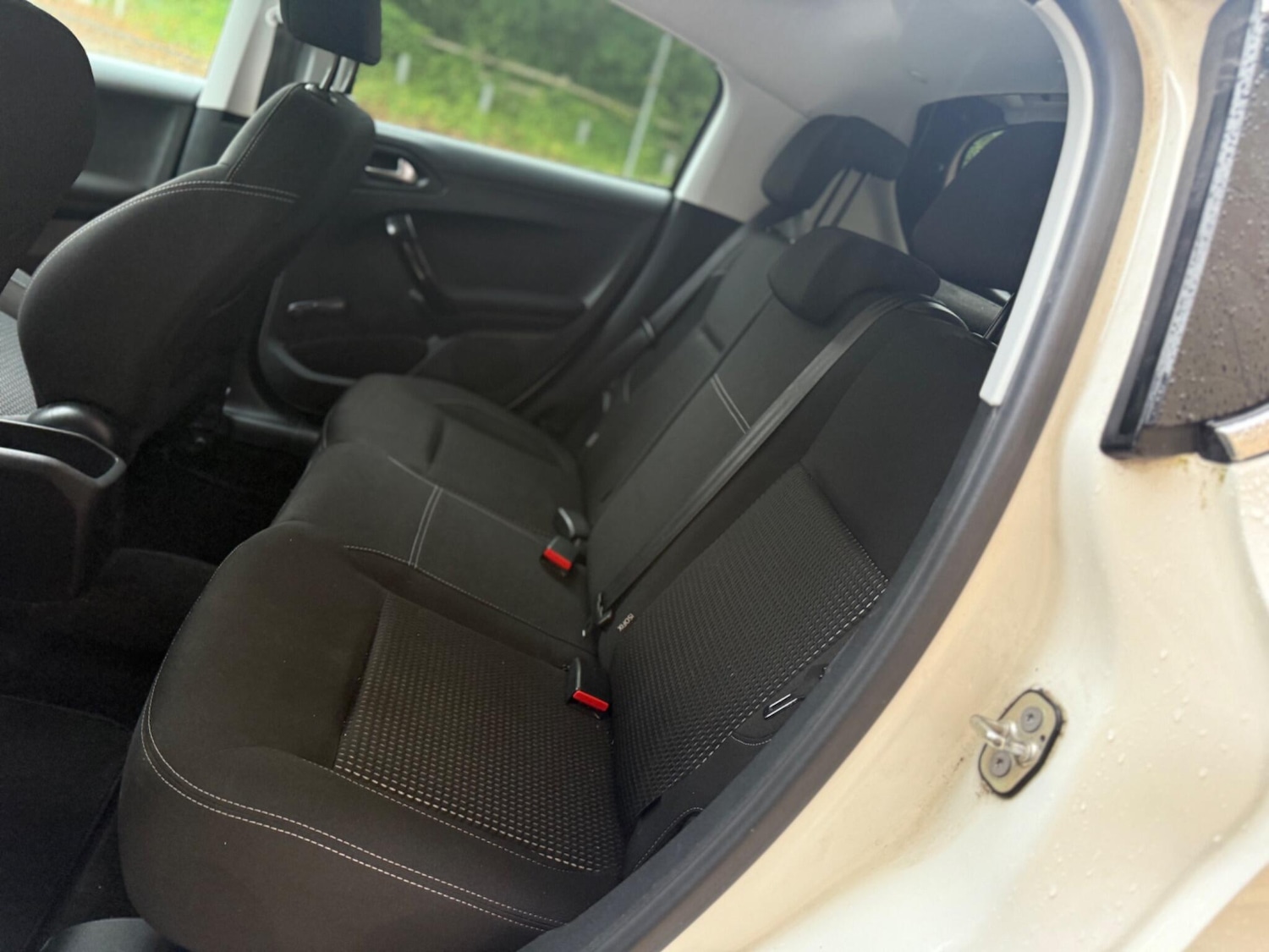 Used Peugeot 208 2015 for sale - 76123049: Photo 7