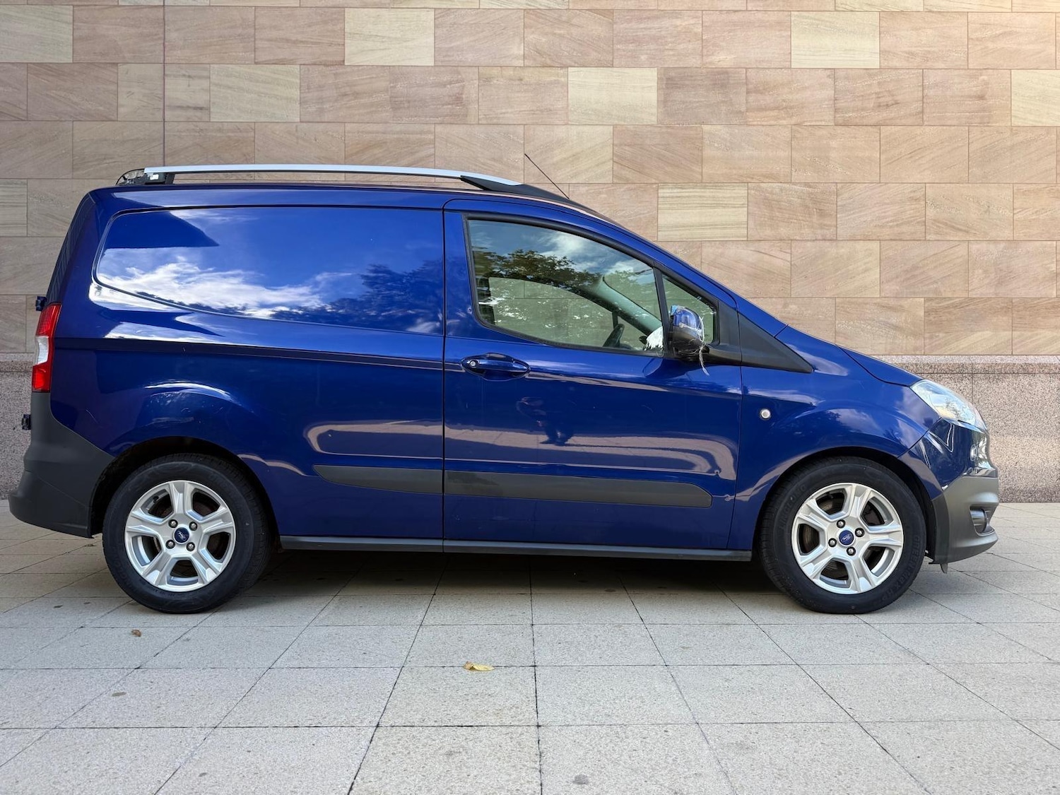 Used Ford Transit Courier 2015 for sale - 76432646: Photo 10