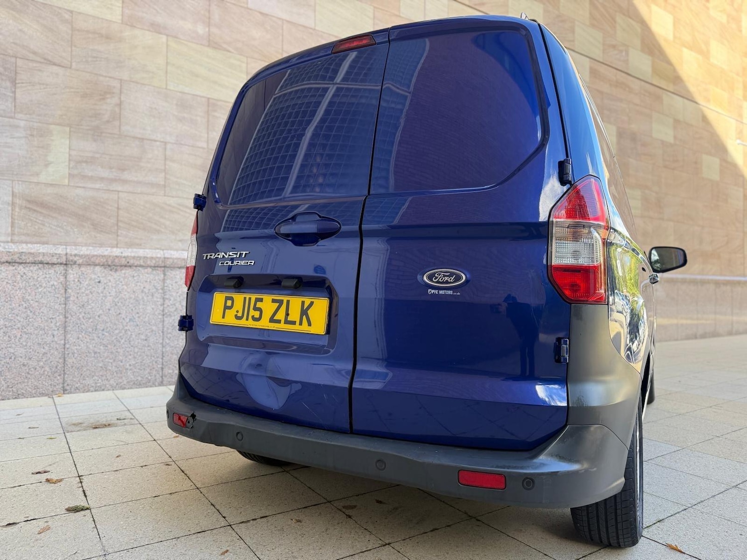 Used Ford Transit Courier 2015 for sale - 76432646: Photo 12