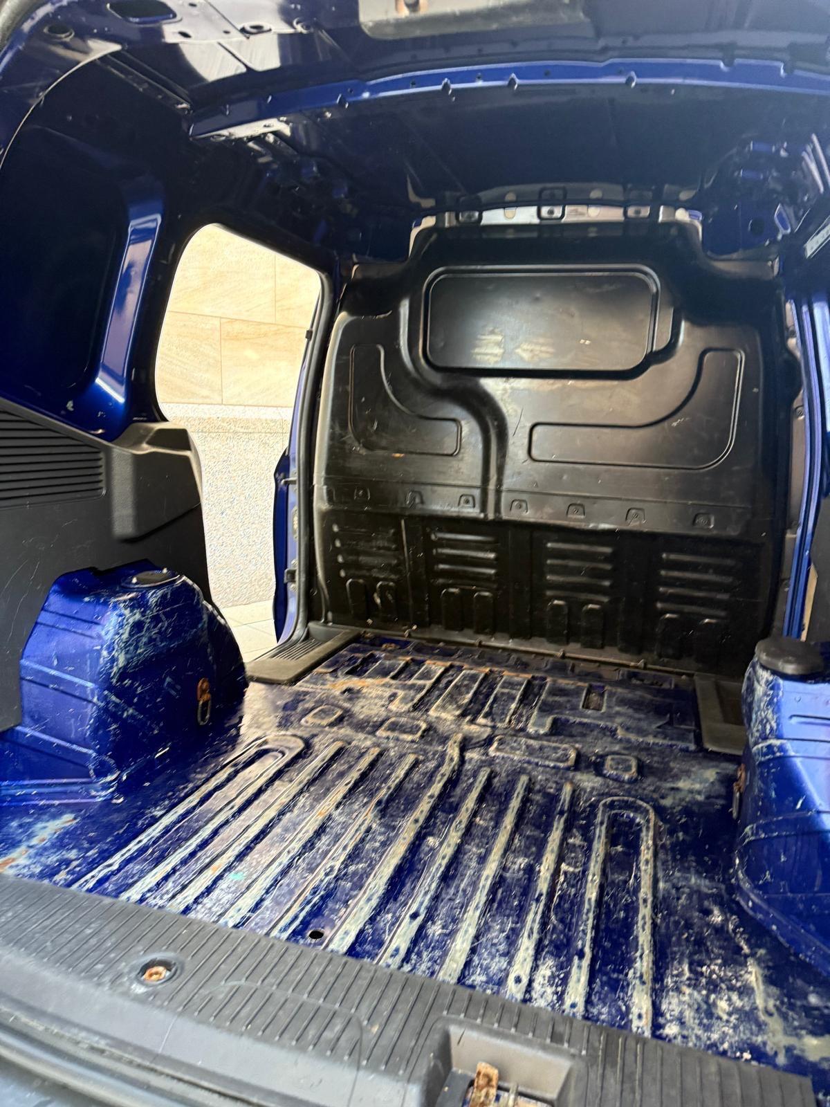 Used Ford Transit Courier 2015 for sale - 76432646: Photo 21