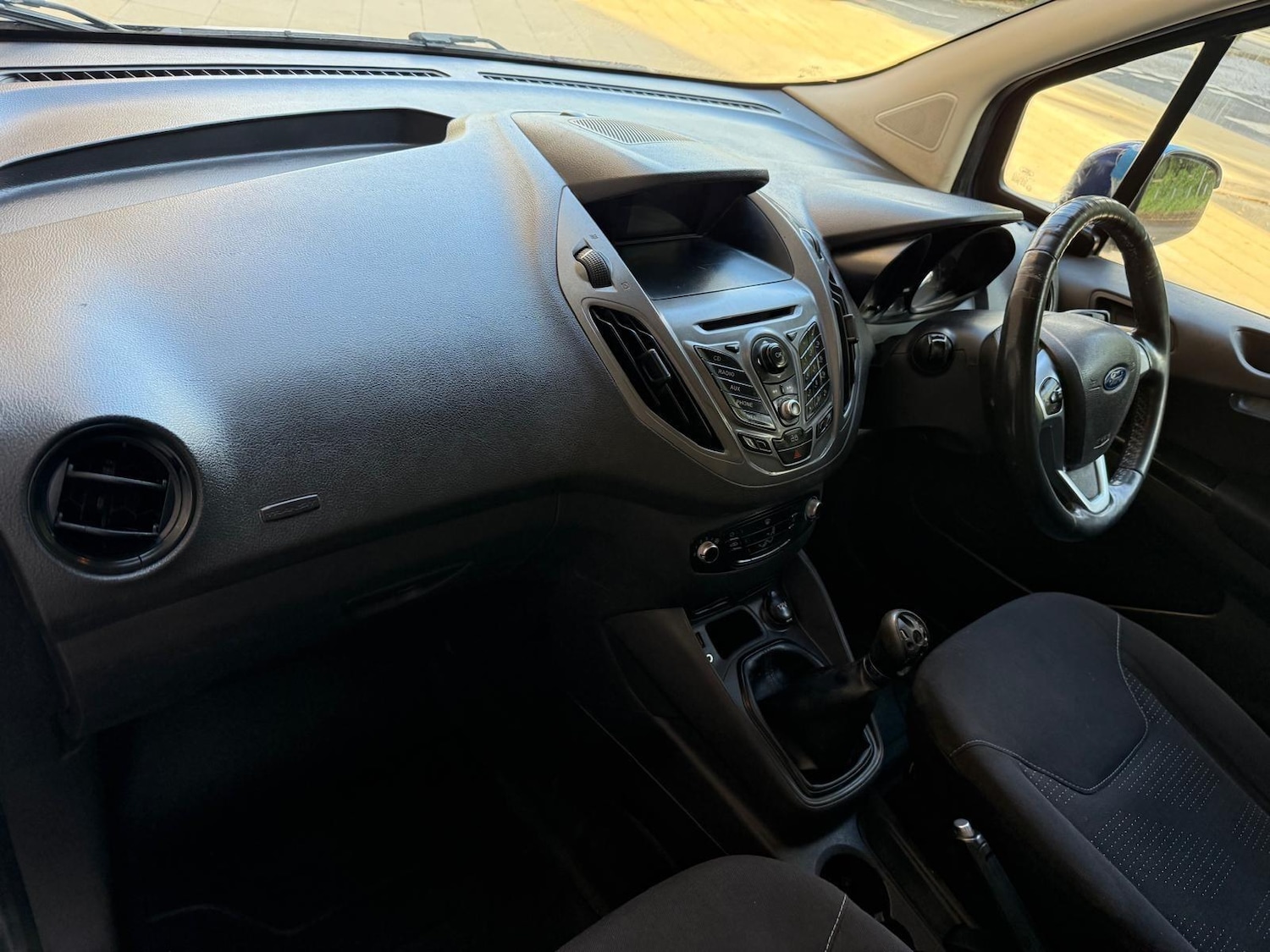 Used Ford Transit Courier 2015 for sale - 76432646: Photo 24