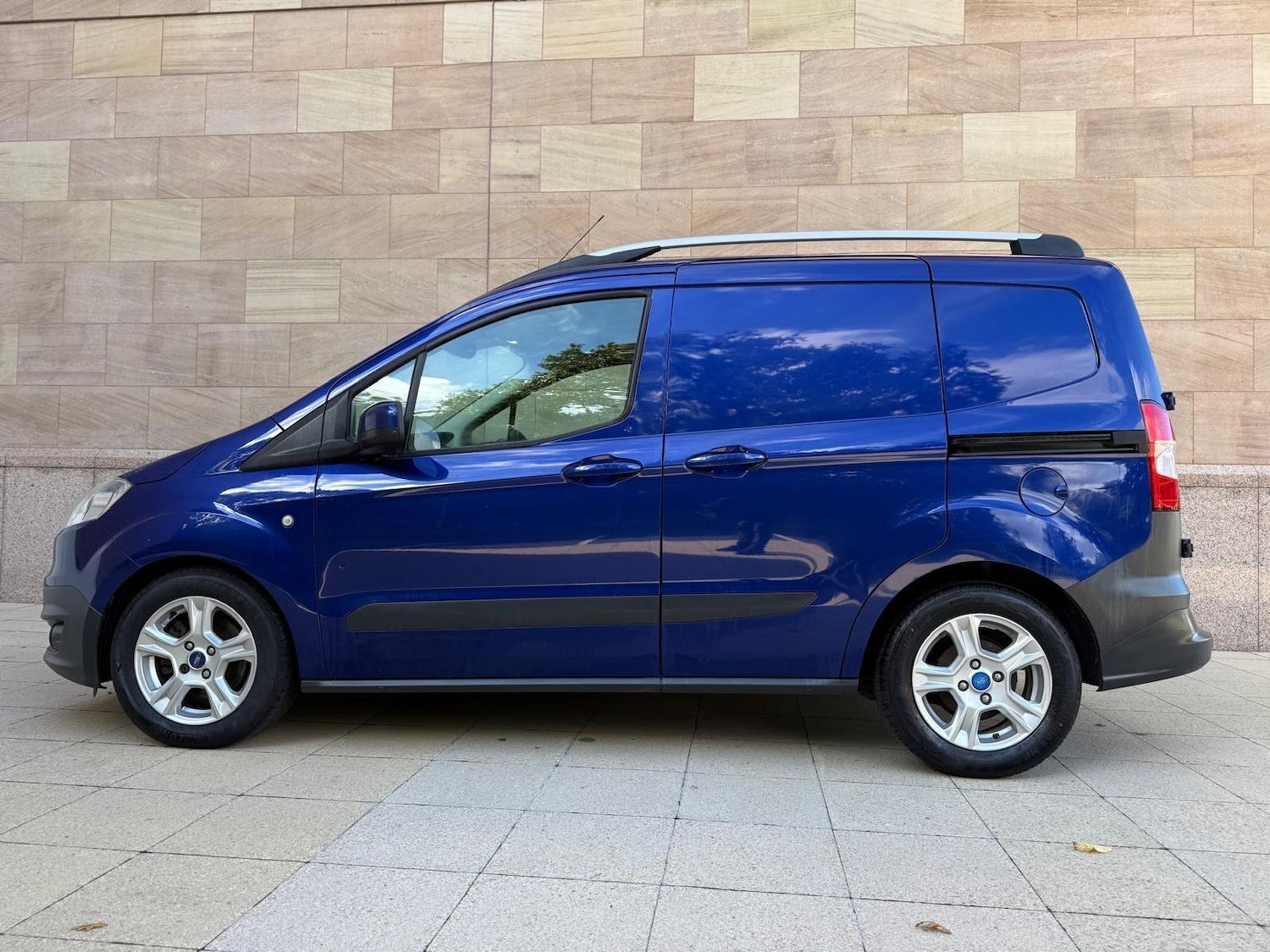 Used Ford Transit Courier 2015 for sale - 76432646: Photo 3