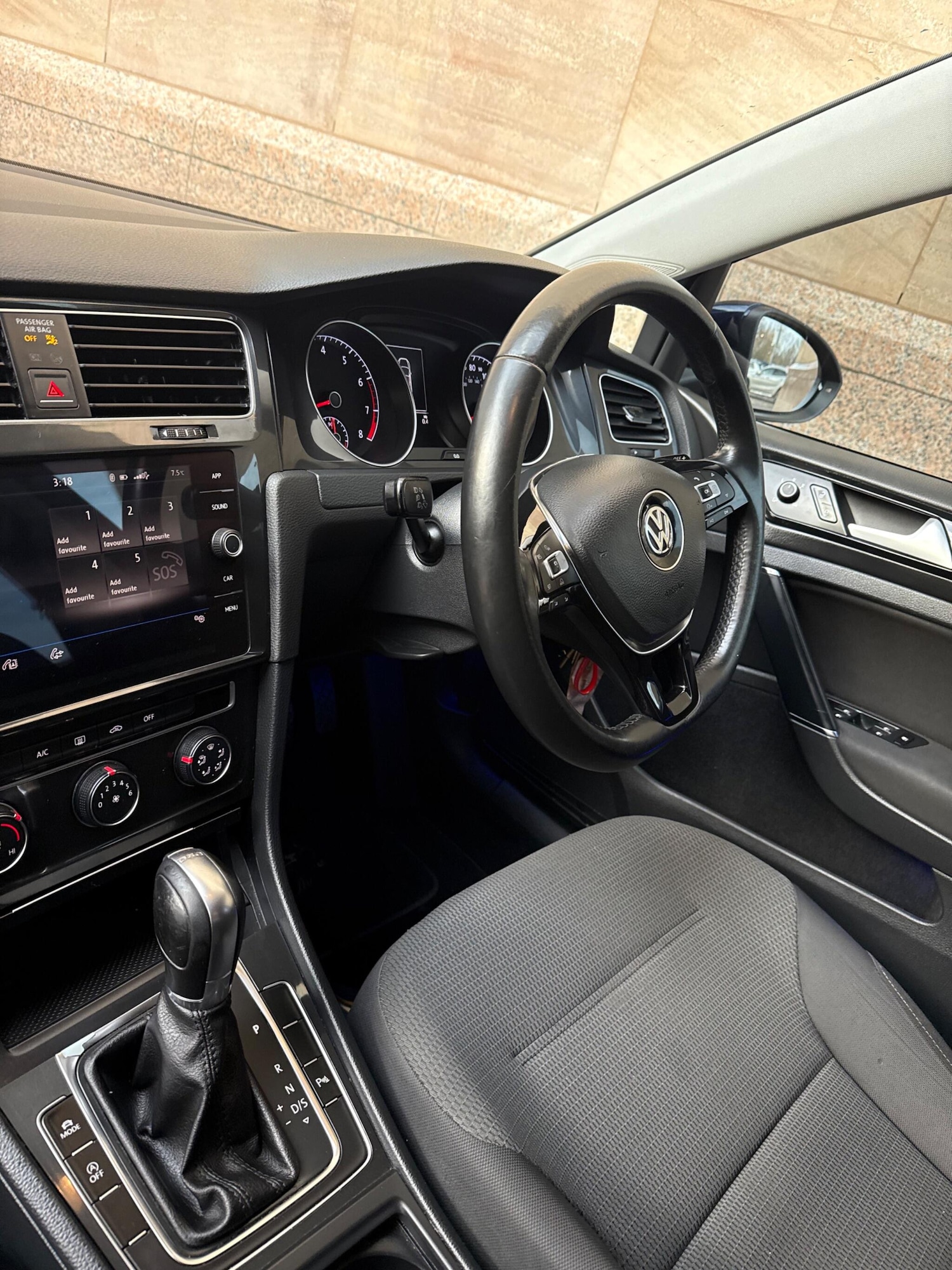 Used Volkswagen Golf 2017 for sale - 76899688: Photo 24