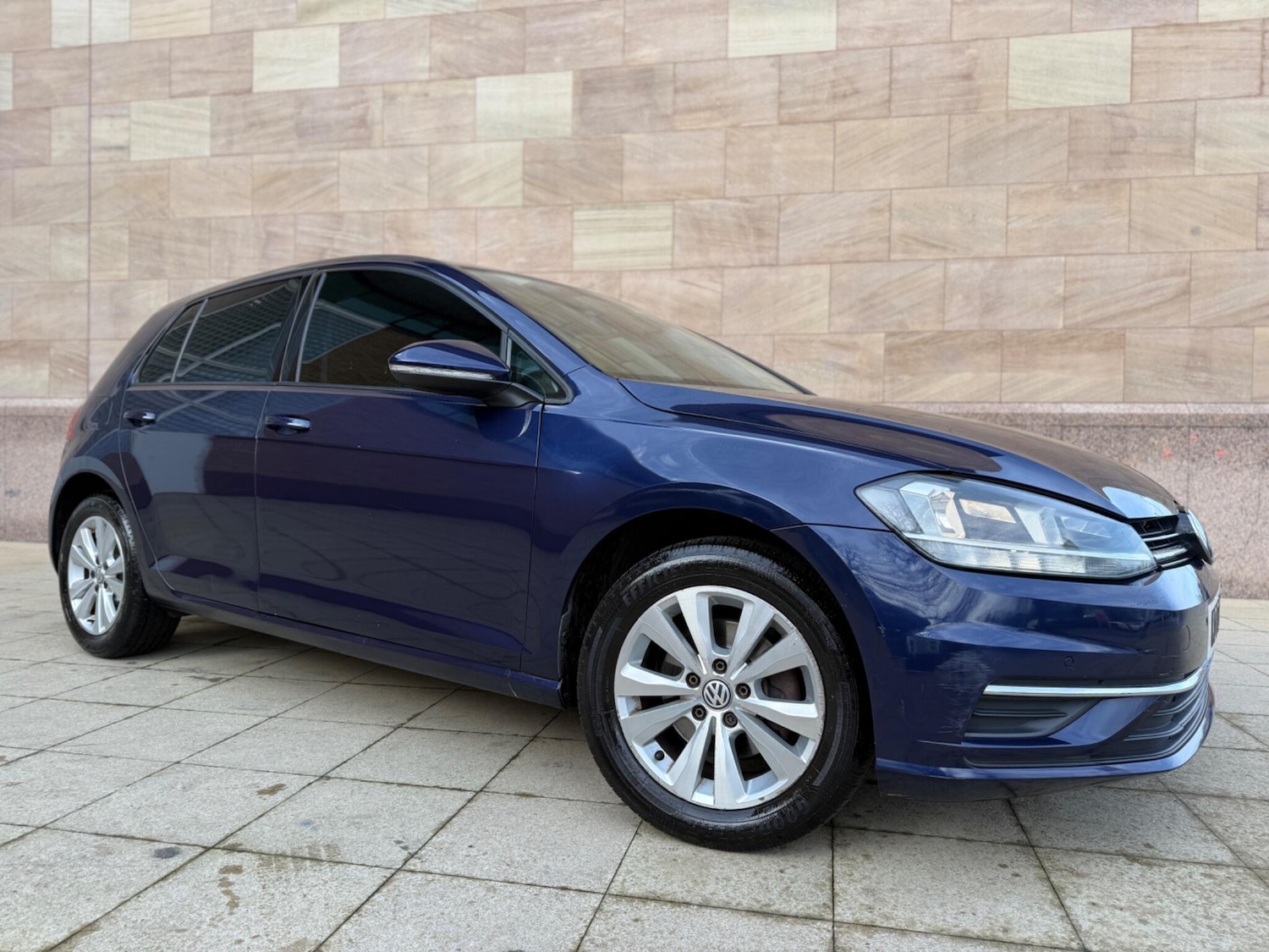 Used Volkswagen Golf 2017 for sale - 76899688: Photo 3