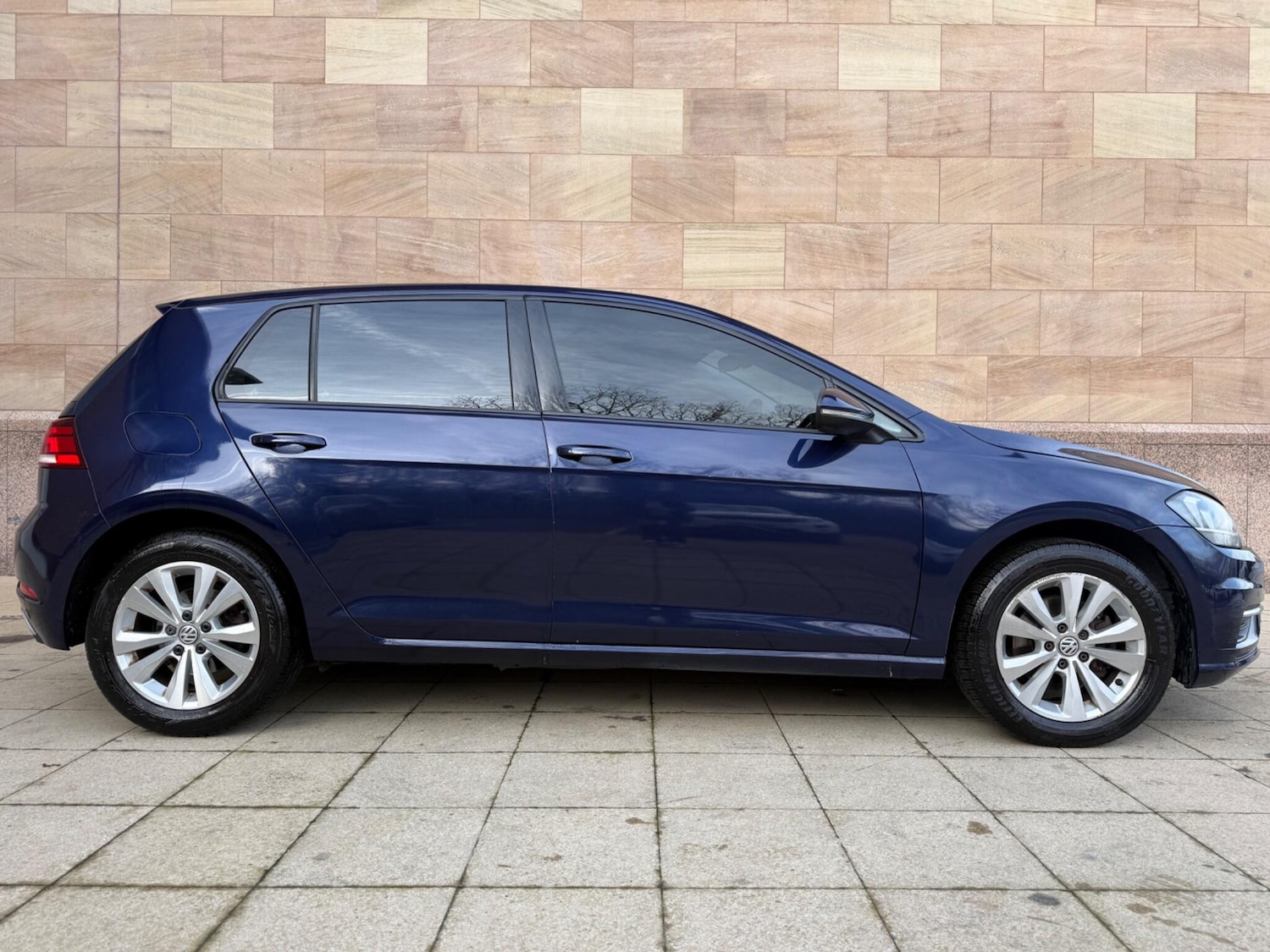 Used Volkswagen Golf 2017 for sale - 76899688: Photo 4