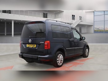 Used Volkswagen Caddy Life 2016 for sale - 76645452: Photo