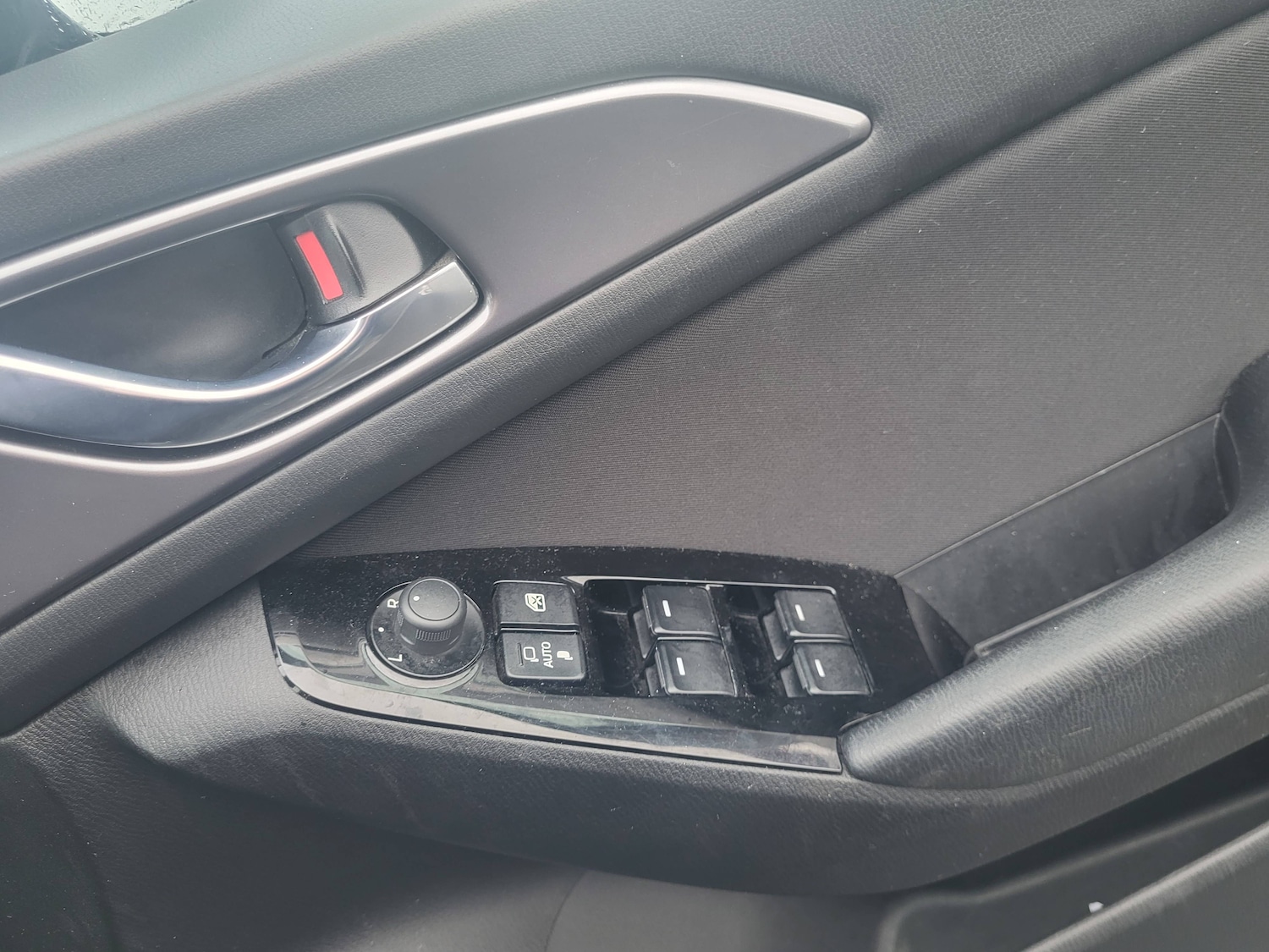 Used Mazda Mazda3 2017 for sale - 76449351: Photo 21